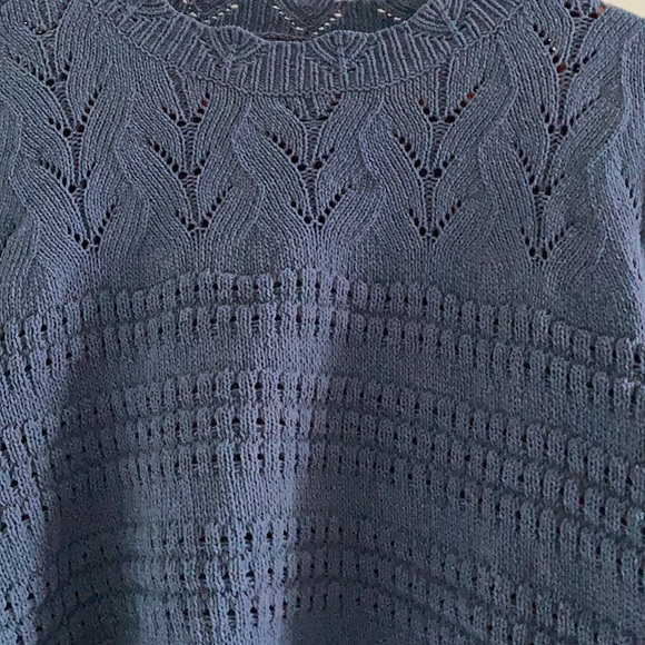 Lauren Conrad soft cropper sweater - Picture 2 of 4